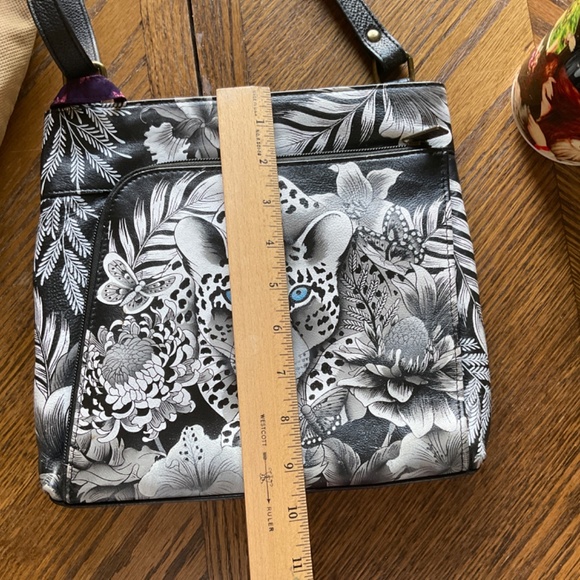 Anuschka Leopard cross body bag - Picture 6 of 6